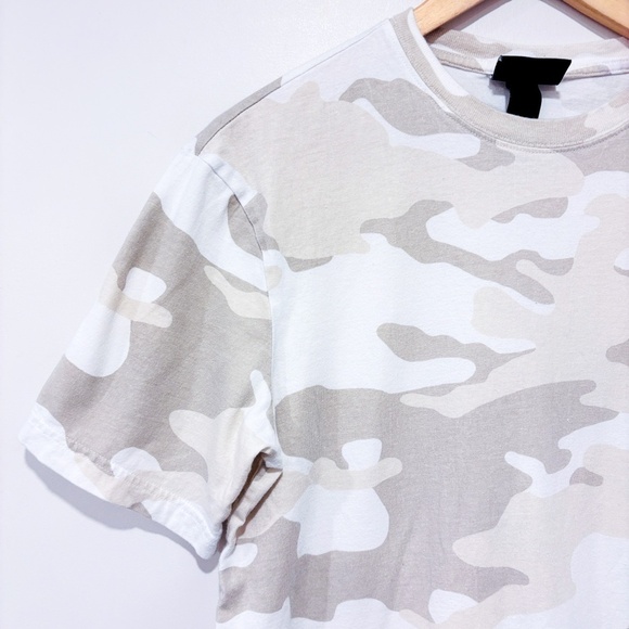 H&M Beige and white came t-shirt - Picture 2 of 6